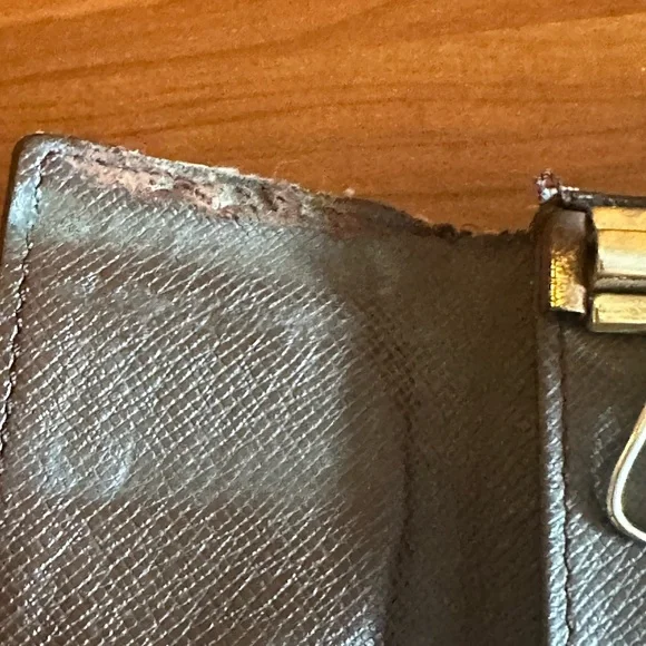 Louis Vuitton Damier Ebene Brown Checkered Key Holder Men or Women - Picture 7 of 16